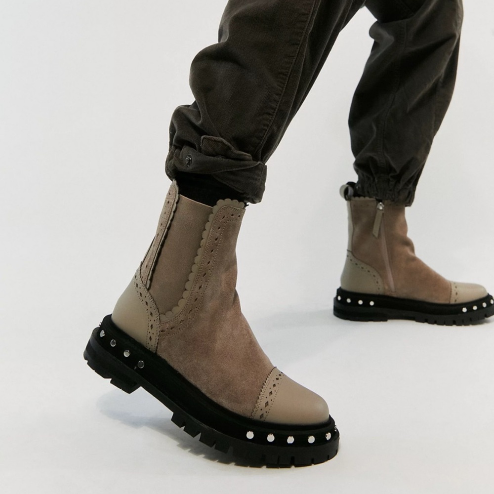 Free People Tate Chelsea Boots
Size 8.5